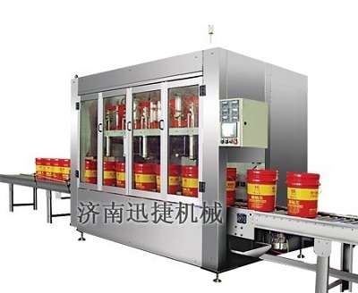 潤(rùn)滑油液體灌裝機(jī)的問世源于科技的進(jìn)步